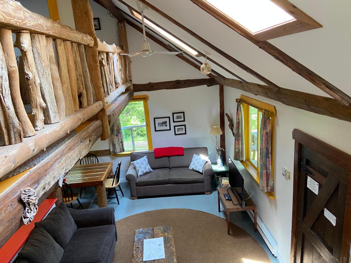 Woods End Landing Hotell Bamfield Exteriör bild