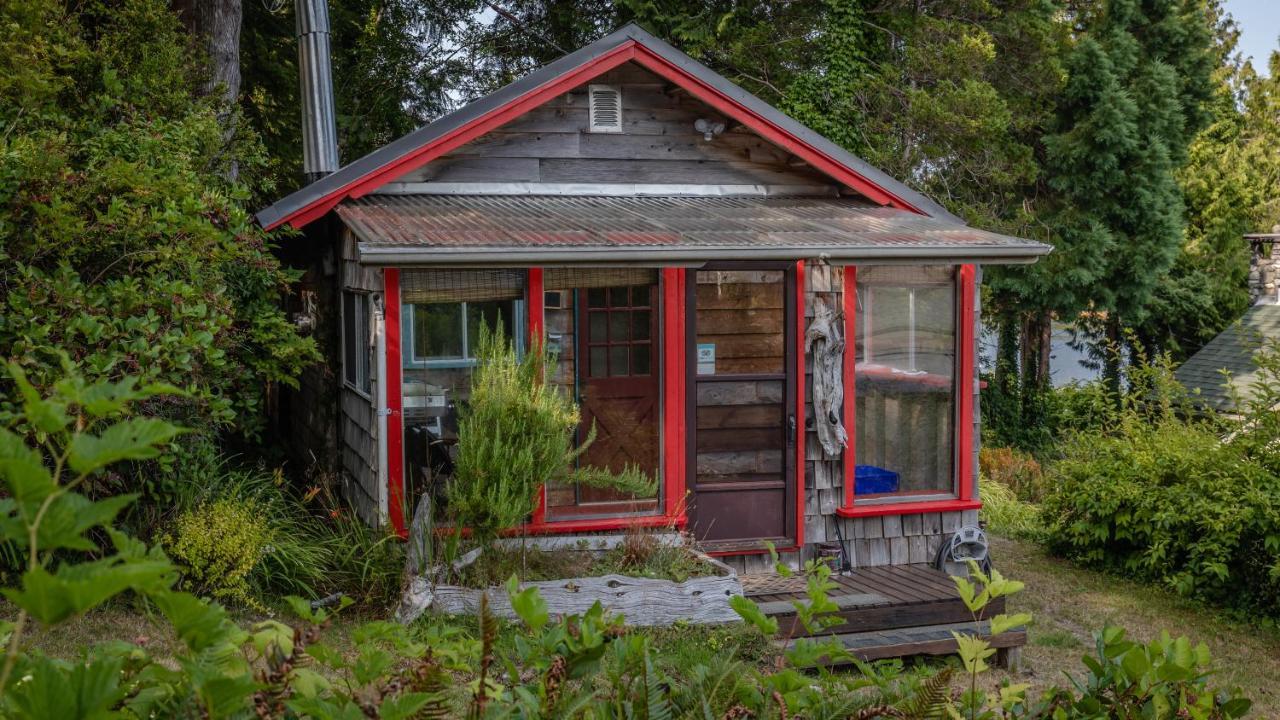 Woods End Landing Hotell Bamfield Exteriör bild