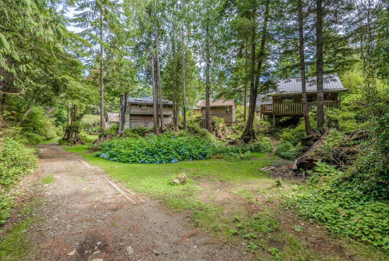Woods End Landing Hotell Bamfield Exteriör bild