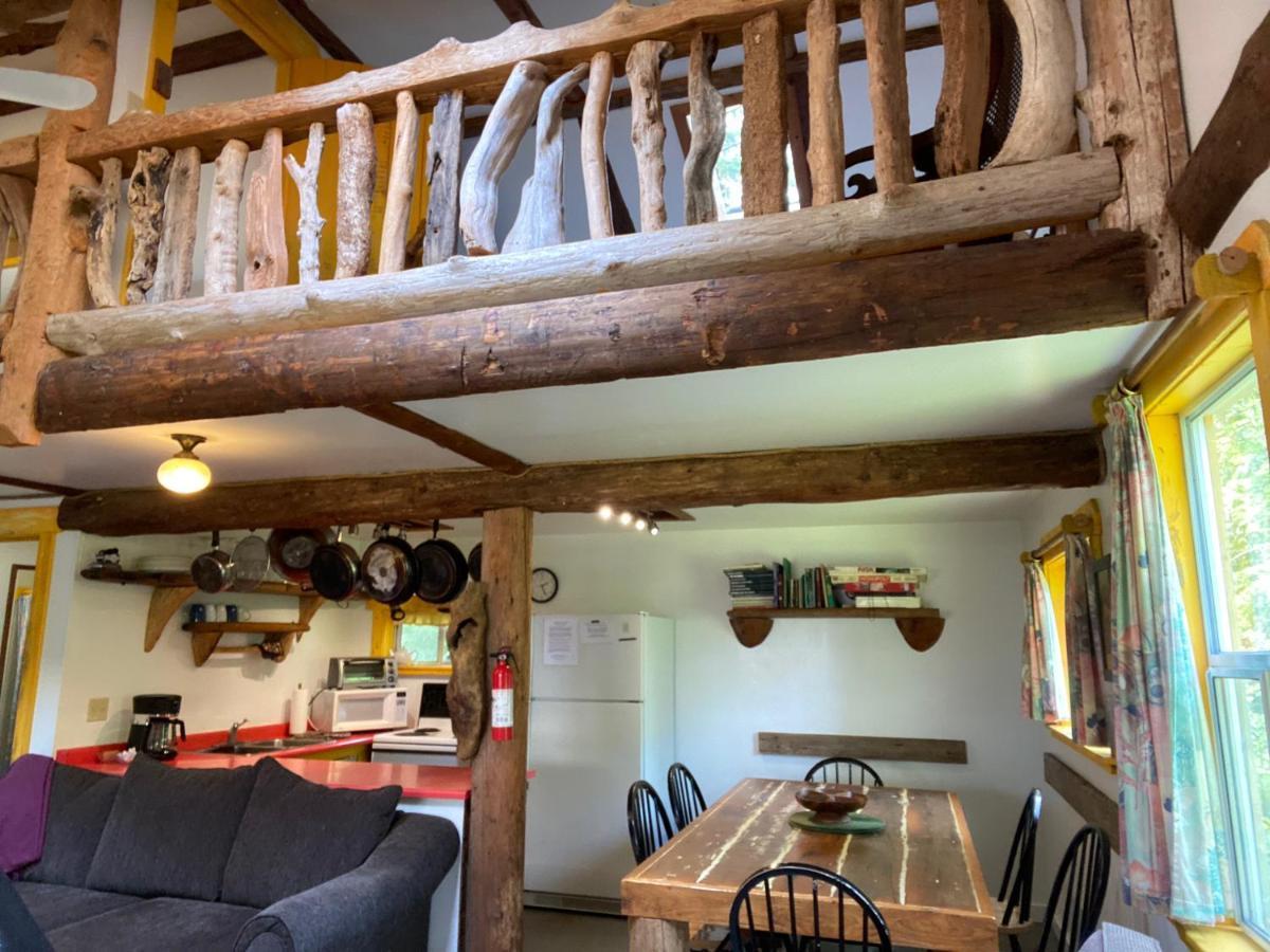 Woods End Landing Hotell Bamfield Exteriör bild